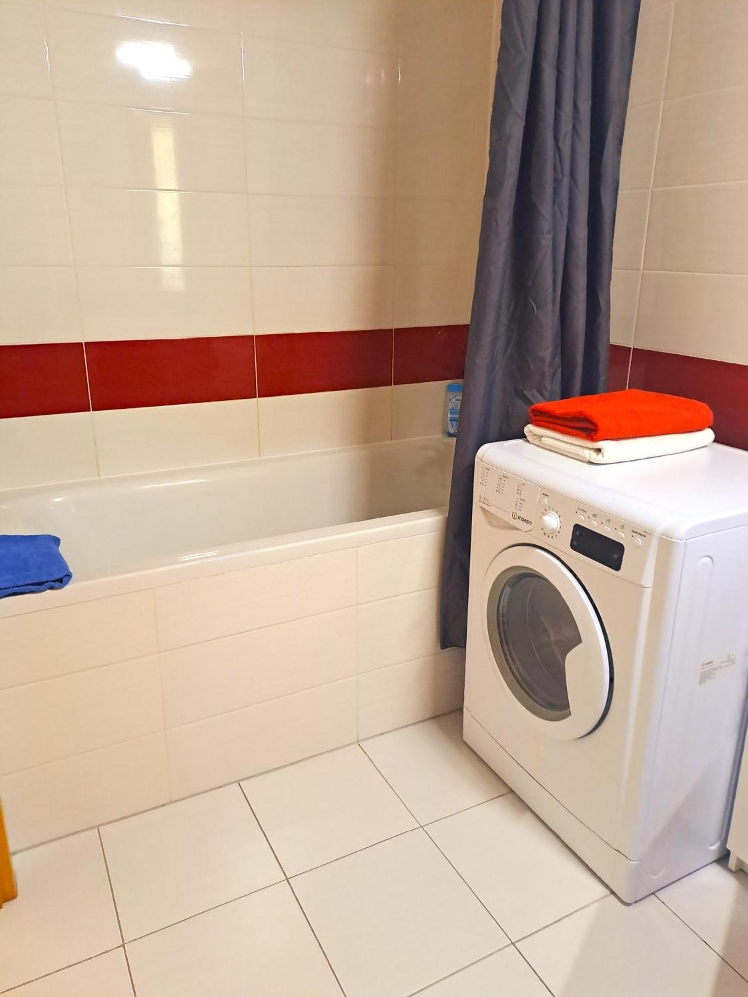 Free Garage Parking!!! Stylish Getaway In Prime Location - By The Danube And Old Town *
