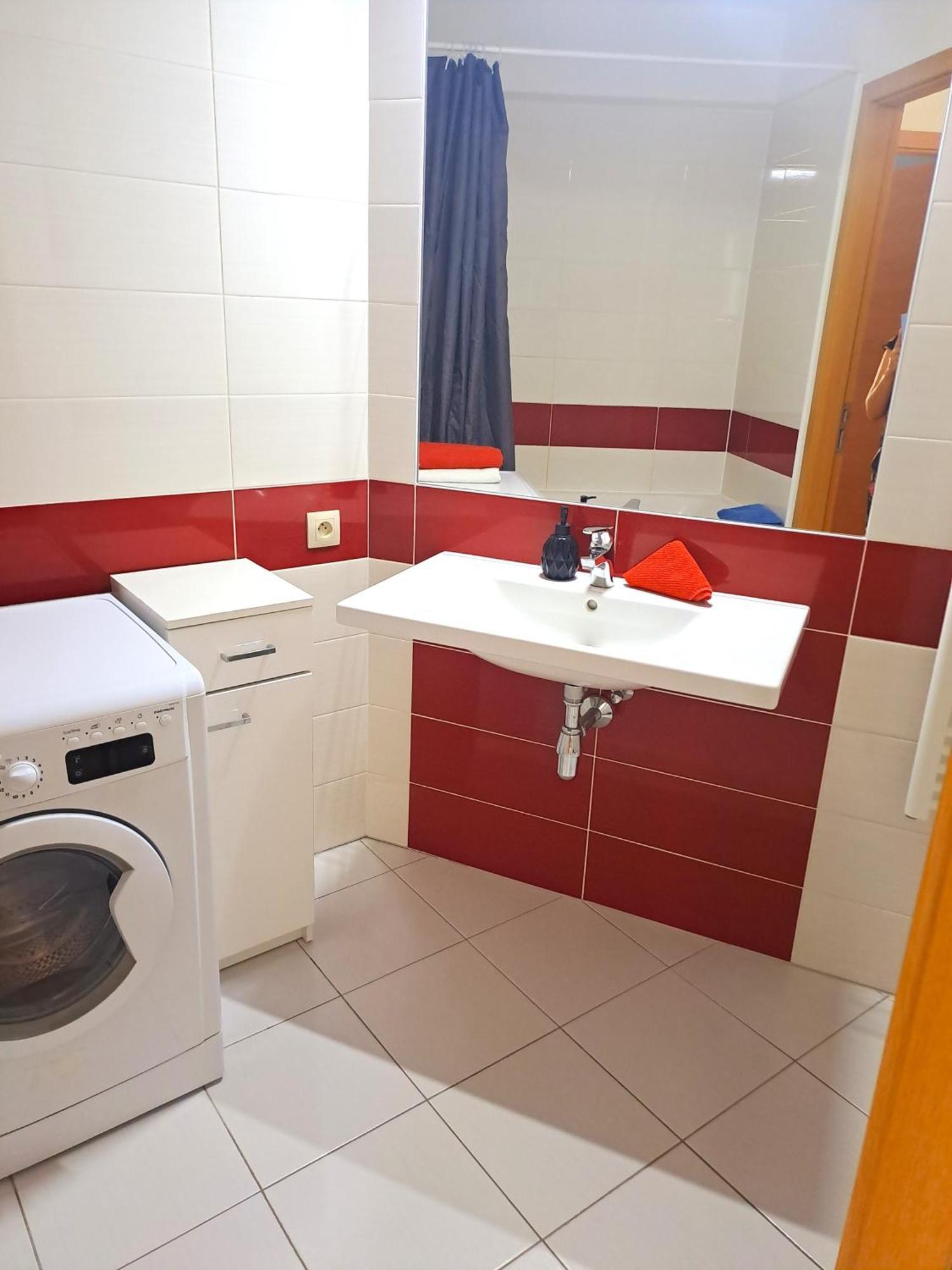 Free Garage Parking!!! Stylish Getaway In Prime Location - By The Danube And Old Town Pressburg