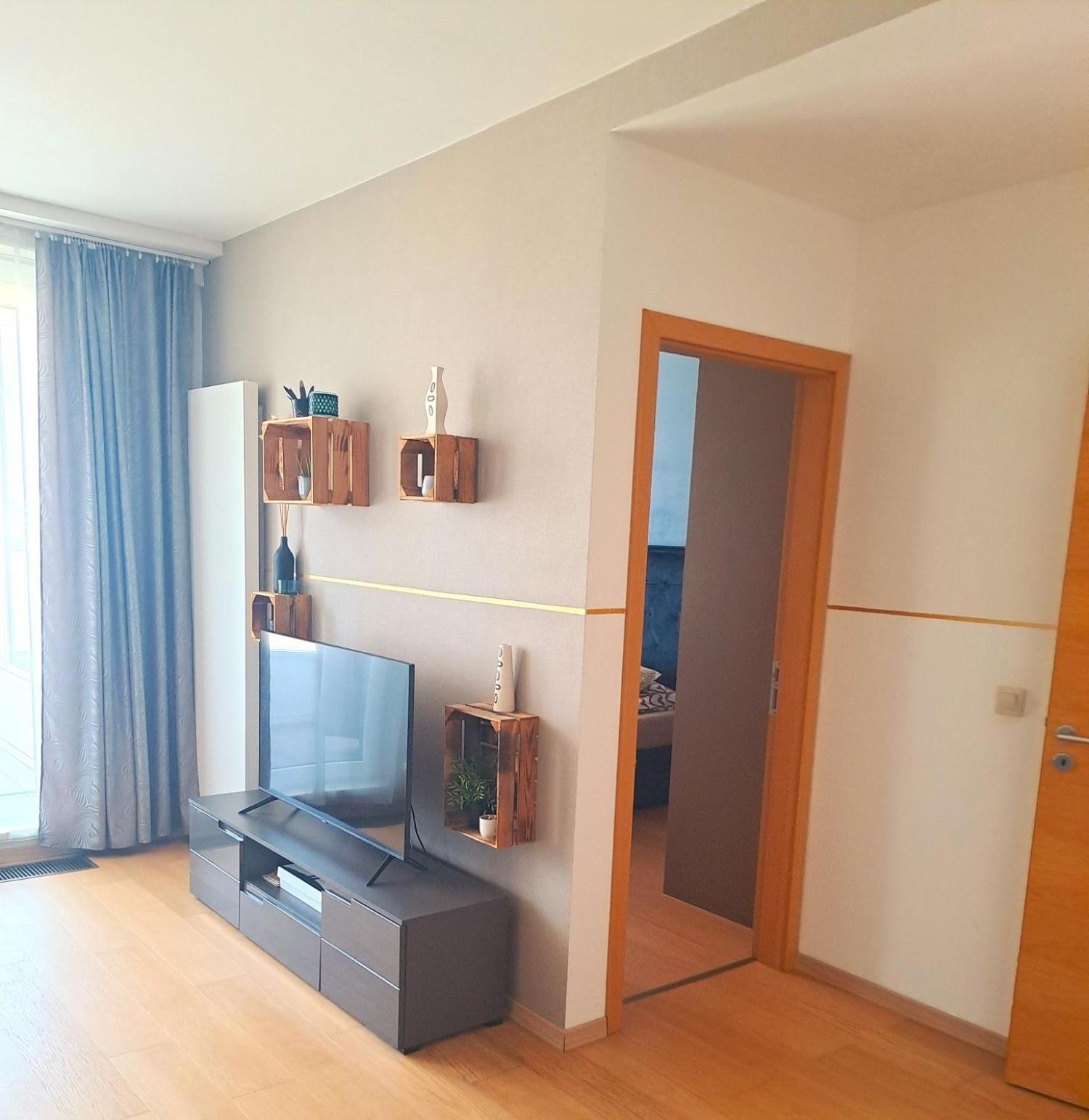 Free Garage Parking!!! Stylish Getaway In Prime Location - By The Danube And Old Town Apartment