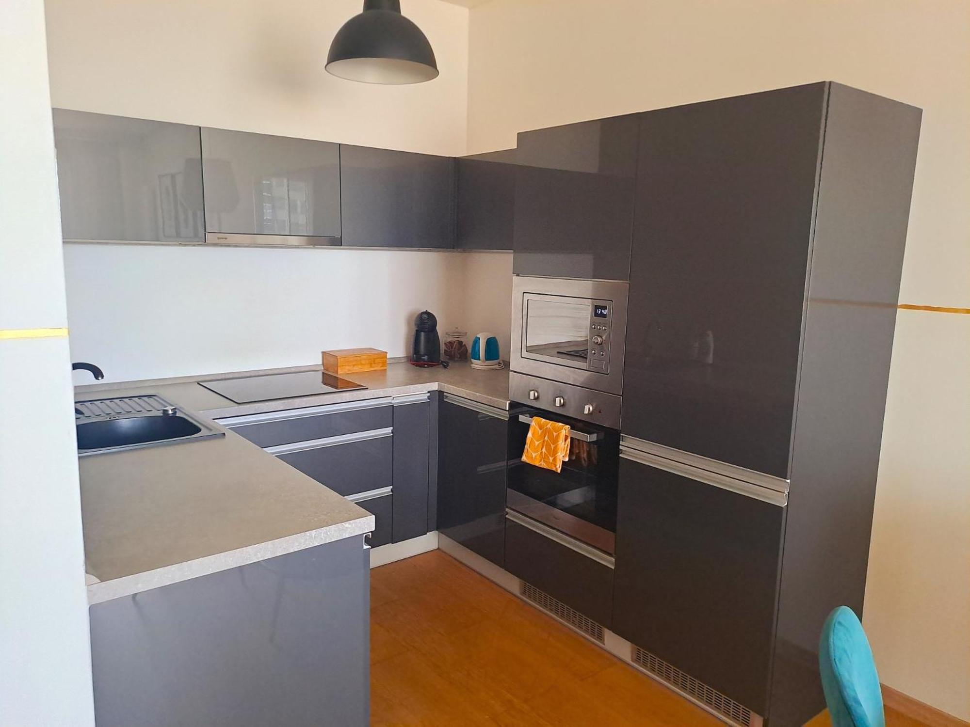 Free Garage Parking!!! Stylish Getaway In Prime Location - By The Danube And Old Town *